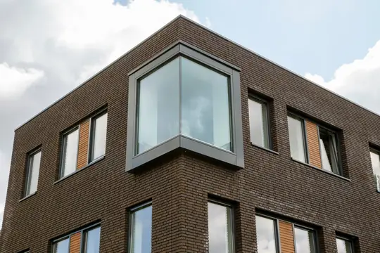 Gehele buitenschilderwerk bedrijfspand P. Boon Installatietechniek (Omweg, Assendelft) - foto 2 Gehele buitenschilderwerk bedrijfspand P. Boon Installatietechniek (Omweg, Assendelft) - foto 2