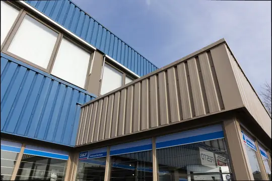 Gehele buitenschilderwerk bedrijfspand (Kleine Tocht, Zaandam) - foto 3 Gehele buitenschilderwerk bedrijfspand (Kleine Tocht, Zaandam) - foto 3