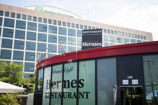 Buitenschilderwerk Grandcafé Hermes (Amsterdam Sloterdijk) - foto 1 Buitenschilderwerk Grandcafé Hermes (Amsterdam Sloterdijk) - foto 1