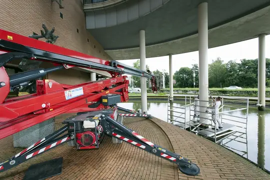Buitenschilderwerk hoofdkantoor Ahold Delhaize (Provincialeweg, Zaandam) - foto 2 Buitenschilderwerk hoofdkantoor Ahold Delhaize (Provincialeweg, Zaandam) - foto 2