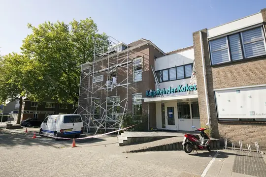 Buitenschilderwerk kantoorgebouw Kuijs Reinder Kakes (Westzijde, Zaandam) - foto 3 Buitenschilderwerk kantoorgebouw Kuijs Reinder Kakes (Westzijde, Zaandam) - foto 3