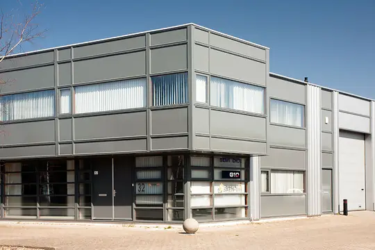 Buitenschilderwerk bedrijfsverzamelgebouw te Wormerveer in opdracht van VVE (Samsonweg, Wormerveer) - foto 5 Buitenschilderwerk bedrijfsverzamelgebouw te Wormerveer in opdracht van VVE (Samsonweg, Wormerveer) - foto 5